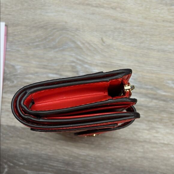 1008-5056 Michael Kors Vibrant Red Leather Wallet - Picture 3 of 12